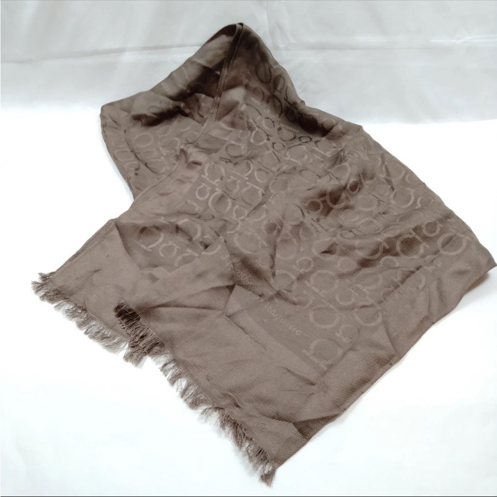 SALVATORE FERRAGAMO Scarf